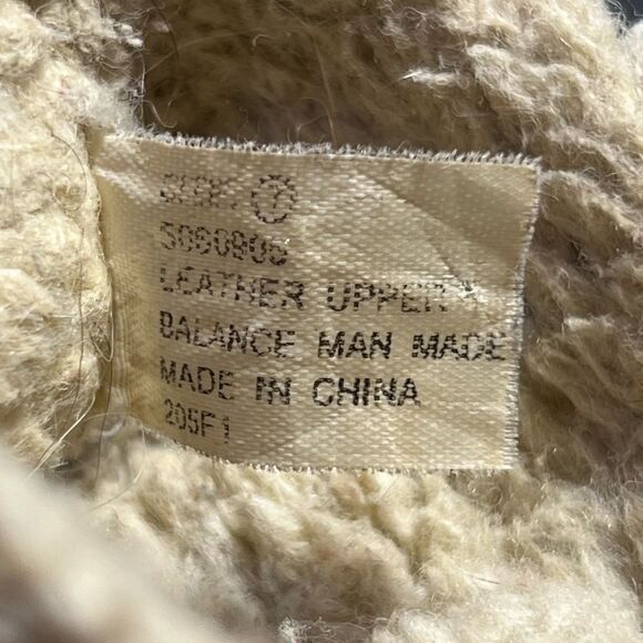 Womens FOOT WARMERS by Laguna Tan Fur Lined Slip On Shoes / Size 7 - Picture 9 of 9